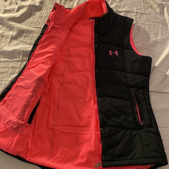 Like new Under Armour women’s vest black/pink - Picture 2 of 3
